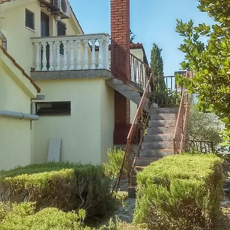 Apartment Knaffl Krk Town